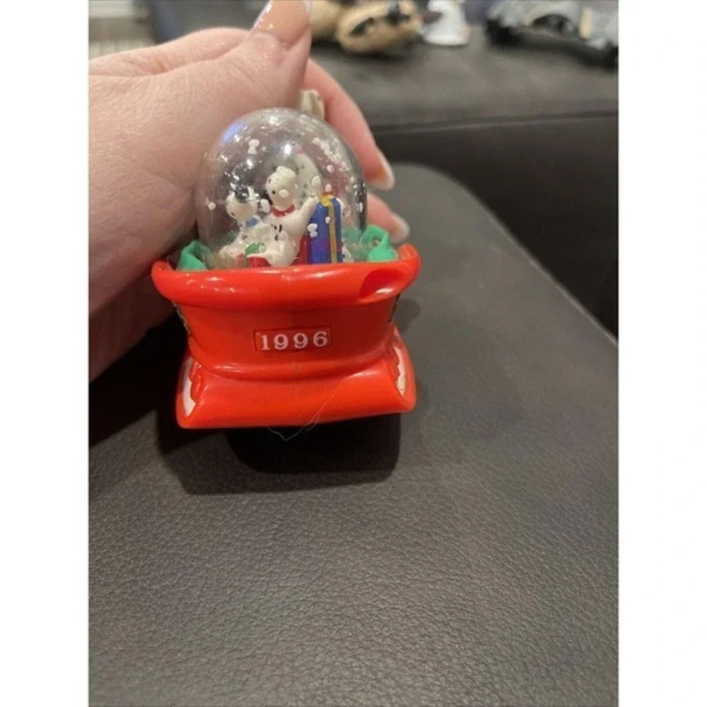 Vintage 1996 McDonalds Disney 101 DALMATIONS DOG SLEDDING Snow Dome Snow Globe